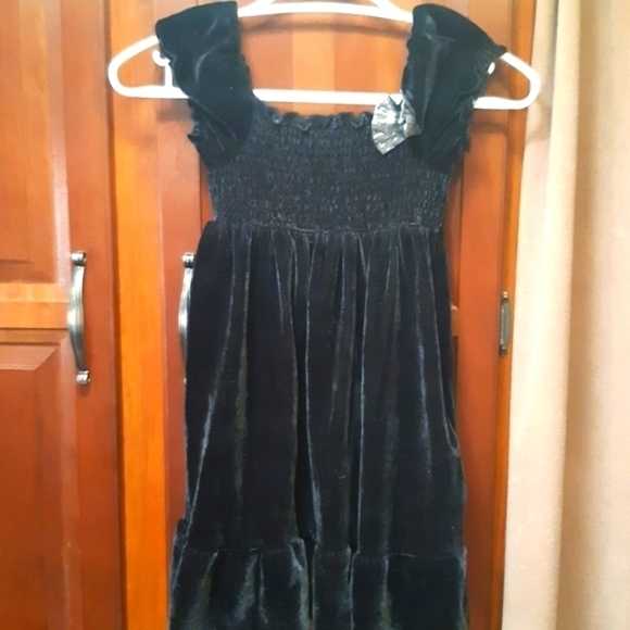 Girls George 6x black velvet dress short sleeve with silver bow casual or fancy - Picture 2 of 12